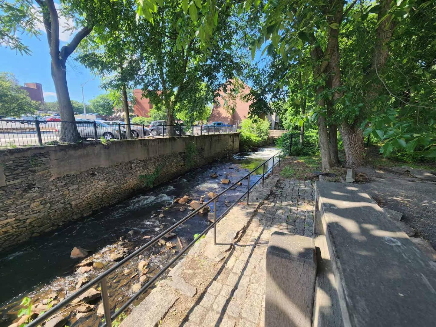 Jennifer'S Riverfront Foundry Apartment Downtown プロビデンス エクステリア 写真