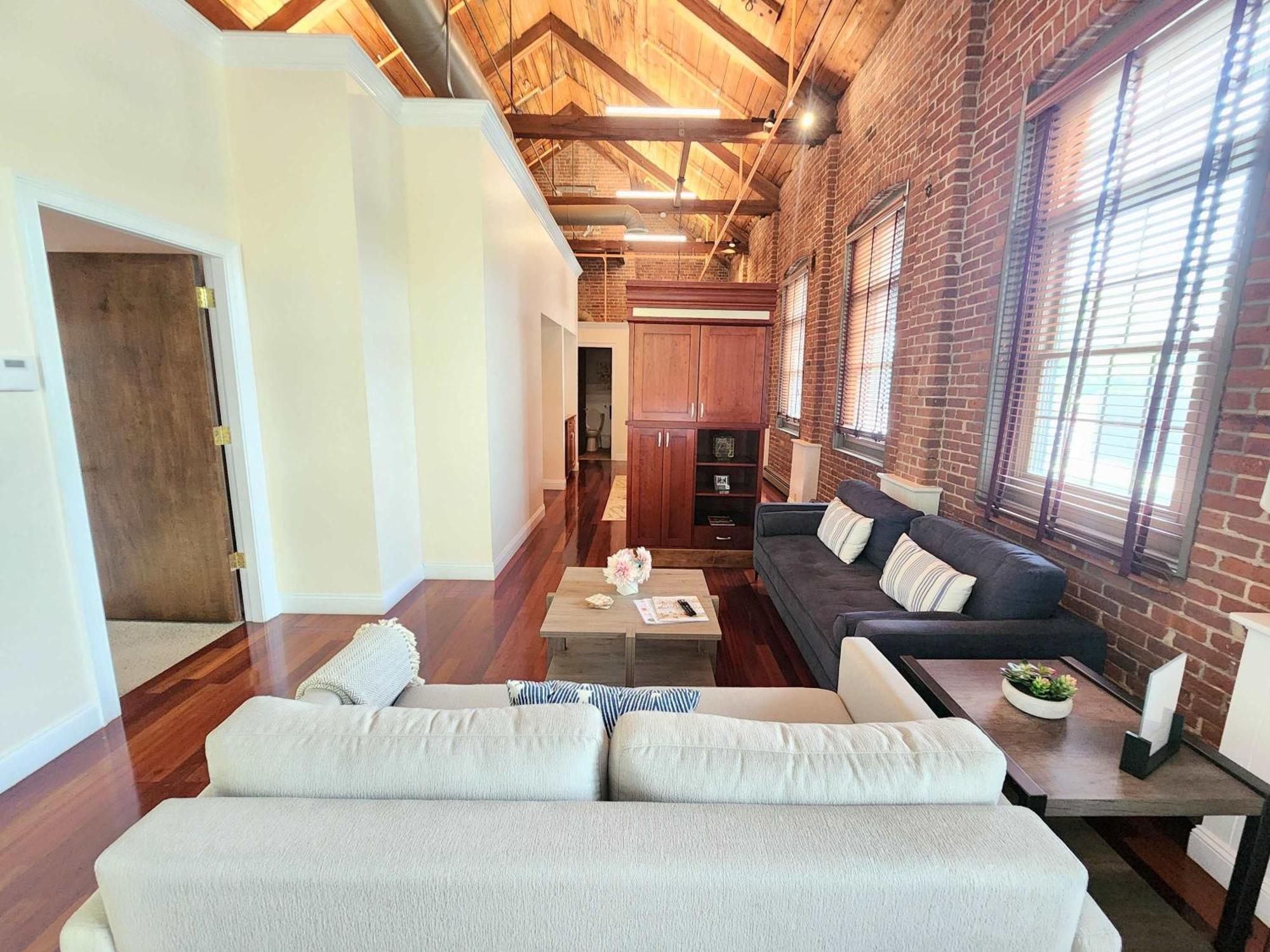 Jennifer'S Riverfront Foundry Apartment Downtown プロビデンス エクステリア 写真